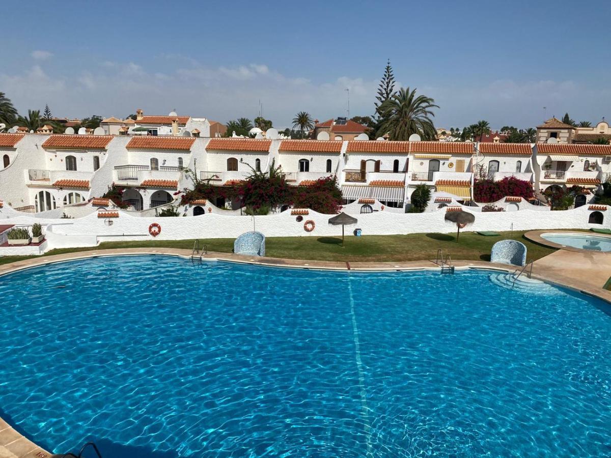 Villa Ohana Roquetas de Mar Extérieur photo
